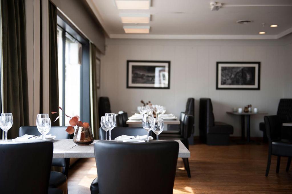 Henriks Hotell Skien Extérieur photo
