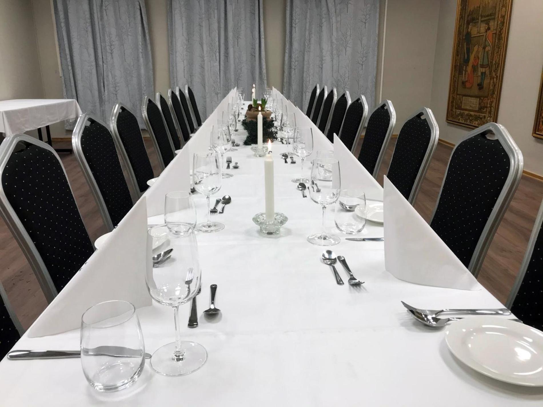 Henriks Hotell Skien Extérieur photo