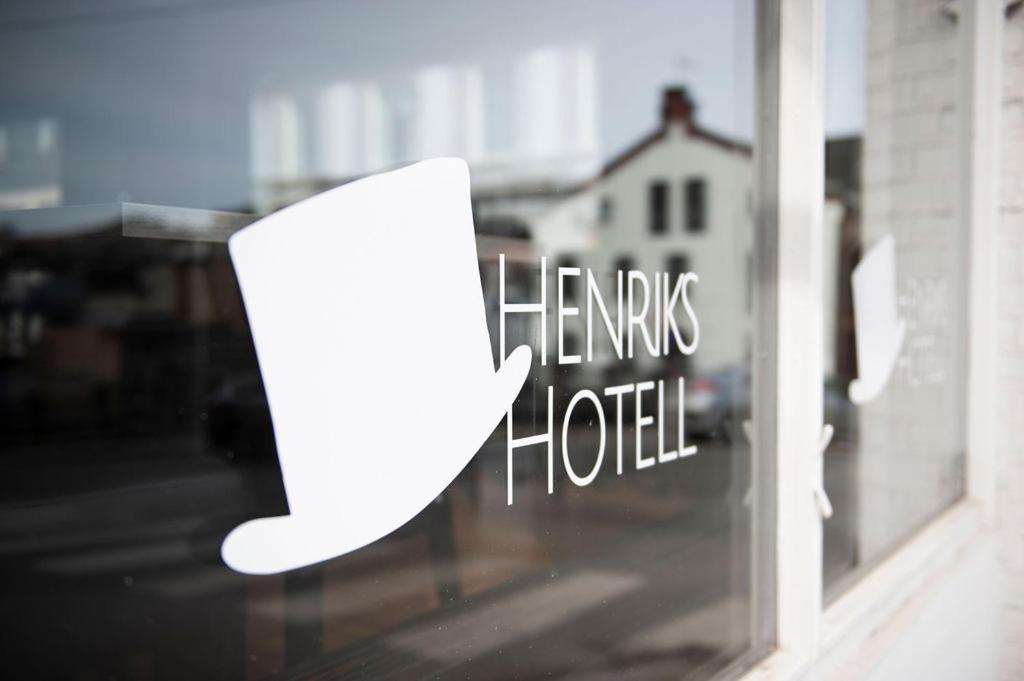 Henriks Hotell Skien Extérieur photo