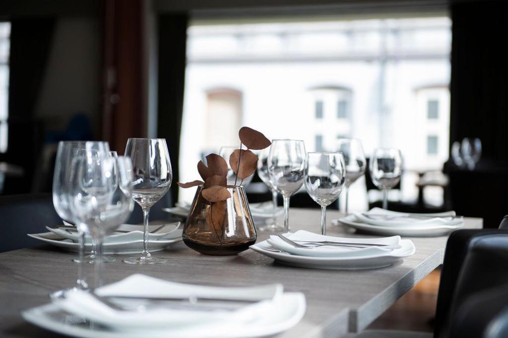 Henriks Hotell Skien Extérieur photo