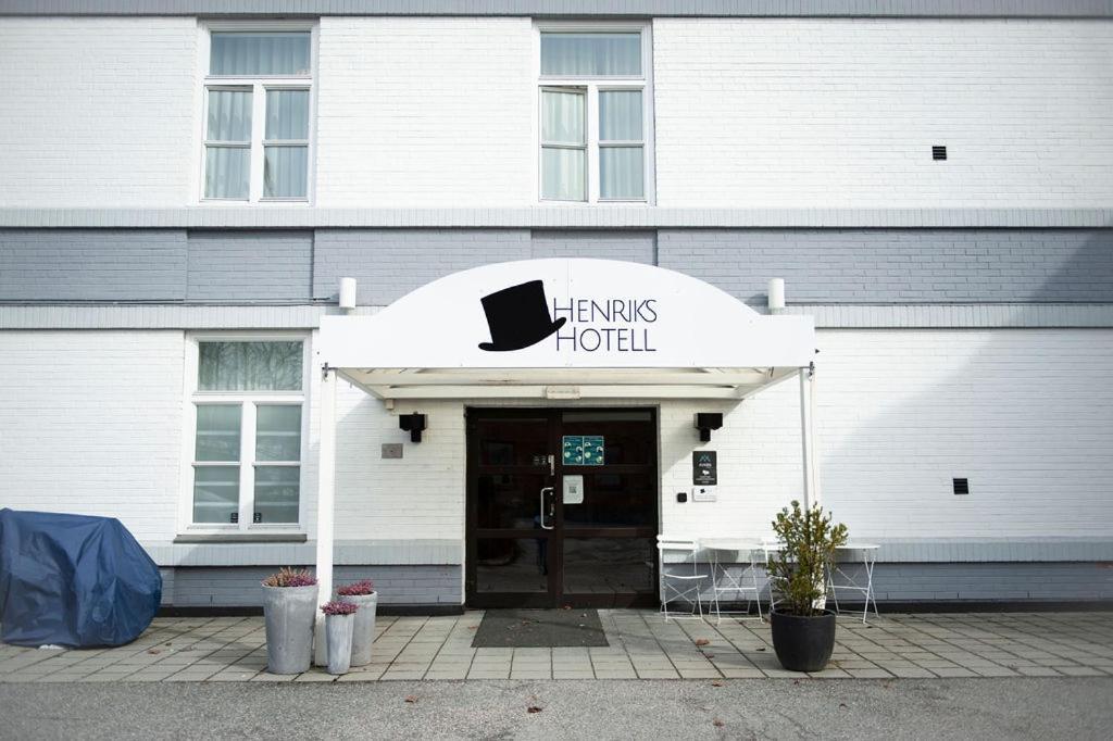 Henriks Hotell Skien Extérieur photo
