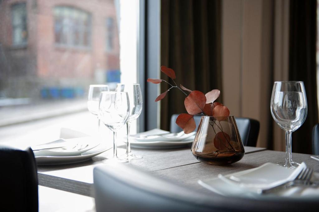 Henriks Hotell Skien Extérieur photo